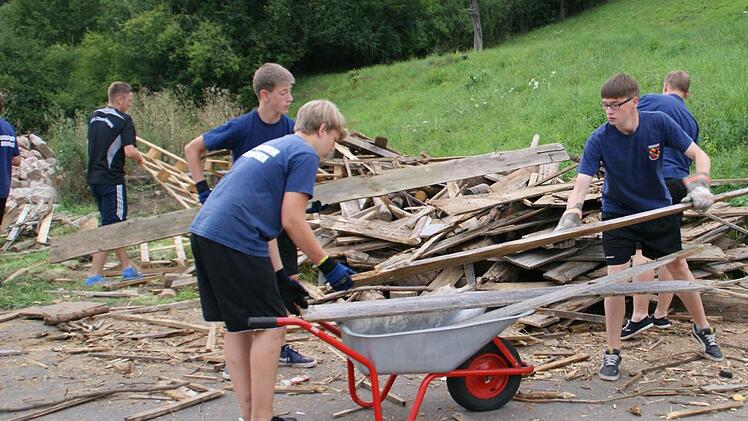 Ein Zeltplatz bedeutet nicht nur viel Leben, sondern auch Arbeitsplätze und Einnahmen für Betriebe vor Ort. Der fünfte Zeltplatz des Landkreises lässt trotzdem lange auf sich warten....