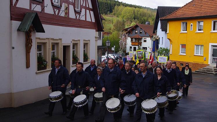 Mai-Kundgebung in Wallenfels. Foto: Heike Schülein