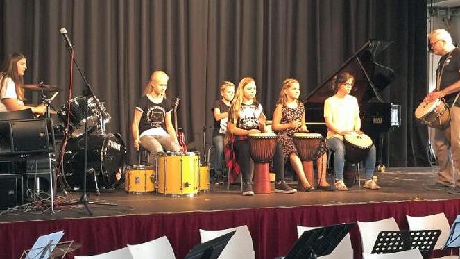 Die Trommler von Claus Zwanziger brachten Schwung in das Konzert. Foto: privat