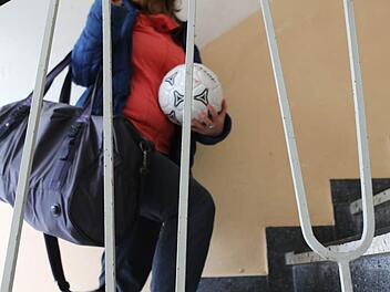 Filiz Penzkofer von der Organisation "Freund statt fremd" unterstützt Asylbewerber in Forchheim. Doch die Caritas will neben den Ehrenamtlichen auch den Landkreis als Unterstützer gewinnen.  Foto: Barbara Herbst