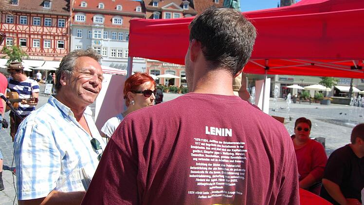 Klaus Ernst im Gespräch mit Vertretern der MLPD