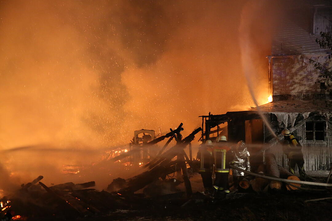 Sägewerk in Rehau in Flammen