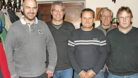 Die erfolgreichsten Spieler bei der Saisonabschlussfeier (von links): Martin Lutz, Thomas Schmitt, Ulf Diringer, Vorstand Wolfgang Lachmann, Ralf Esper  Foto: Wolfgang Dietz