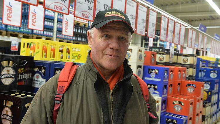 Hans-Joachim Hornung aus Kulmbach ärgert sich über die Verplastisierung der Produkte.