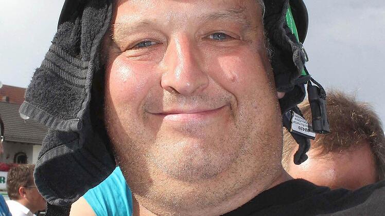 Bester Laune war Uwe Löbl (47) aus Donaueschingen vom Fanclub "Echte Freunde".