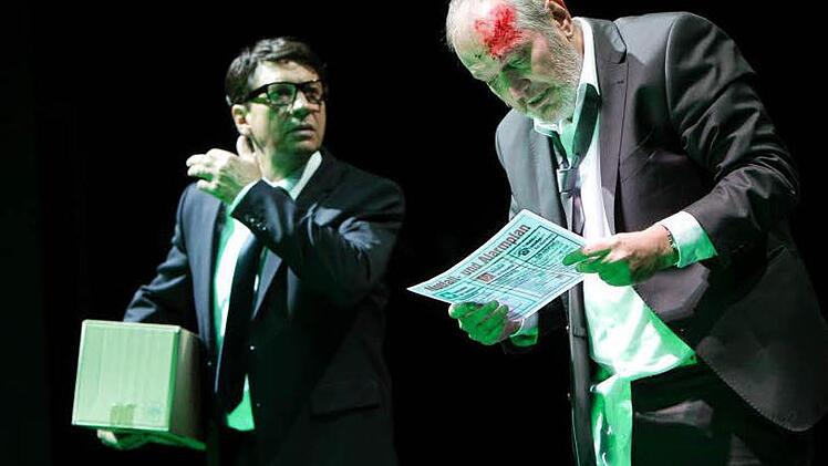 Bertram Ansberger (Pius Maria Cüppers, li.) und Hans Helmut Hinz (Frank Damerius) alle Fotos: Marion Bührle