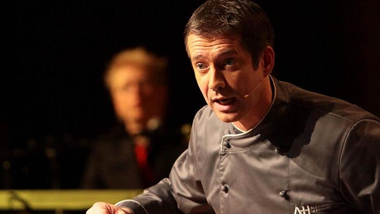Ab 8. Oktober ist er wieder als "Doktor Koch" bei "The Taste" auf Sat.1 zu sehen, im ZDF bleibt er als Moderator den "Topfgeldjägern" treu: Alexander Herrmann, Sternekoch aus Wirsberg. Foto: Archiv