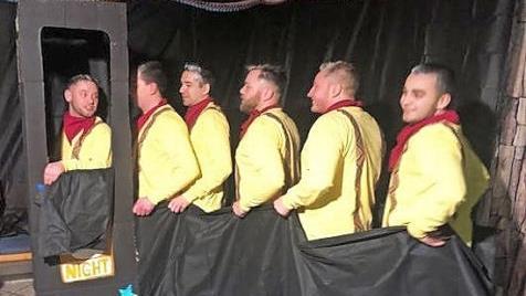 Das Männerballett konnte in allen Belangen überzeugen. Die Truppe brachte mit verschiedenen Darbietungen die Stimmung zum Sieden.