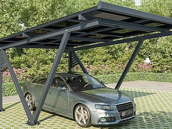 Ein Carport mit integrierter Solaranlage: Preis fast halbiert