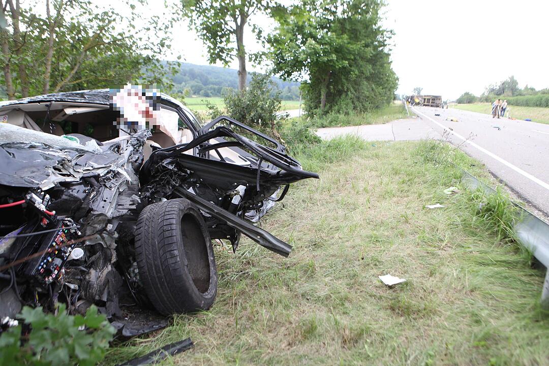 Ansbach: Fünfköpfige Familie bei Unfall verletzt