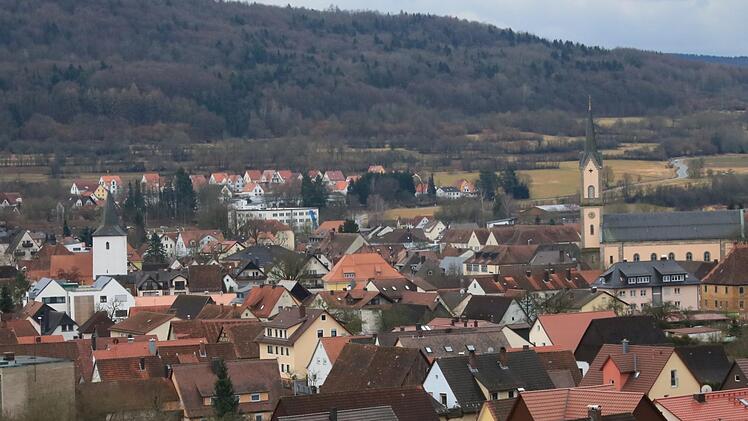 Zum Jahresende  sinkt der Schuldenstand von Ebermannstadt auf 8,3 Millionen Euro. Außerdem hat die Kommune 1,1 Millionen auf der hohen Kante.  Josef Hofbauer