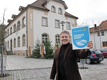 Bürgermeister Gerhard Wunder ist stolz auf seine Bürger. Deren Einsatz und Engagement trugen zur Auszeichnung "Gütesiegel Heimatdorf" bei.  Foto: Veronika Schadeck
