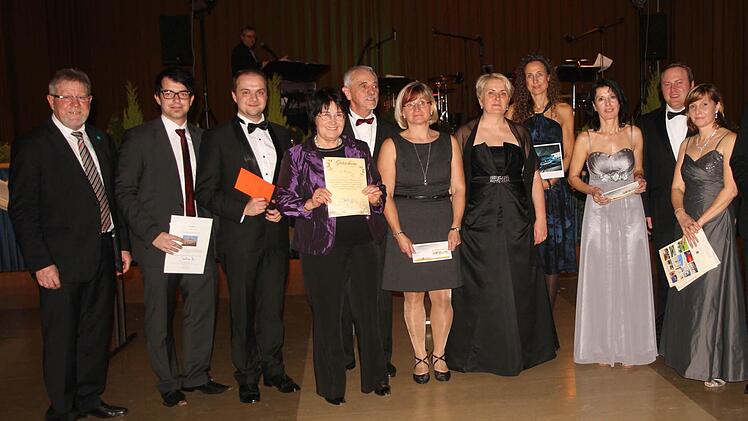 Sie erlebten einen tollen Tanzabend und konnten sich noch über Sachpreise und Reisen freuen.