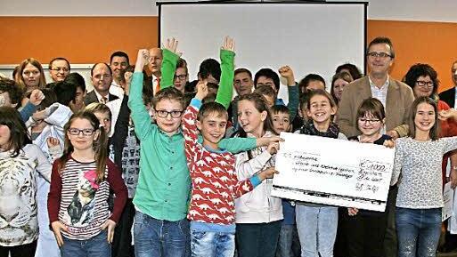 Mit eindrucksvollen Experimenten holten die Eggolsheimer Grundschüler den ersten Platz.  Foto: Sylvia Hubele
