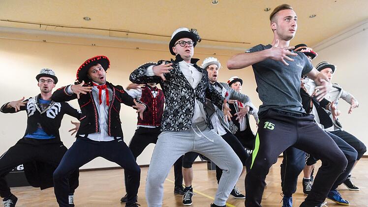 Das M&auml;nnerballett Turedancer aus Zellingen nimmt an den Bayerischen Meisterschaften teil