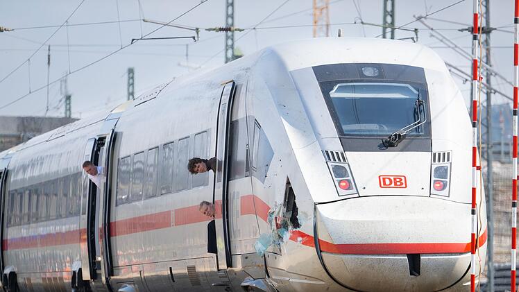 Baggerfahrer bei ICE-Unfall nahe Gelnhausen verletzt