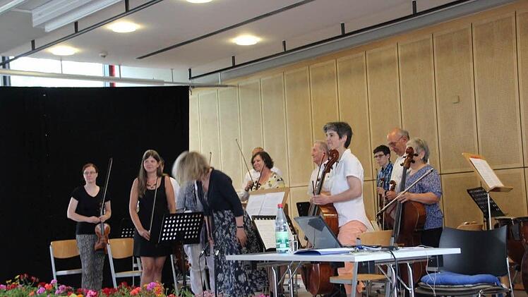 Auftritt des Orchesters.