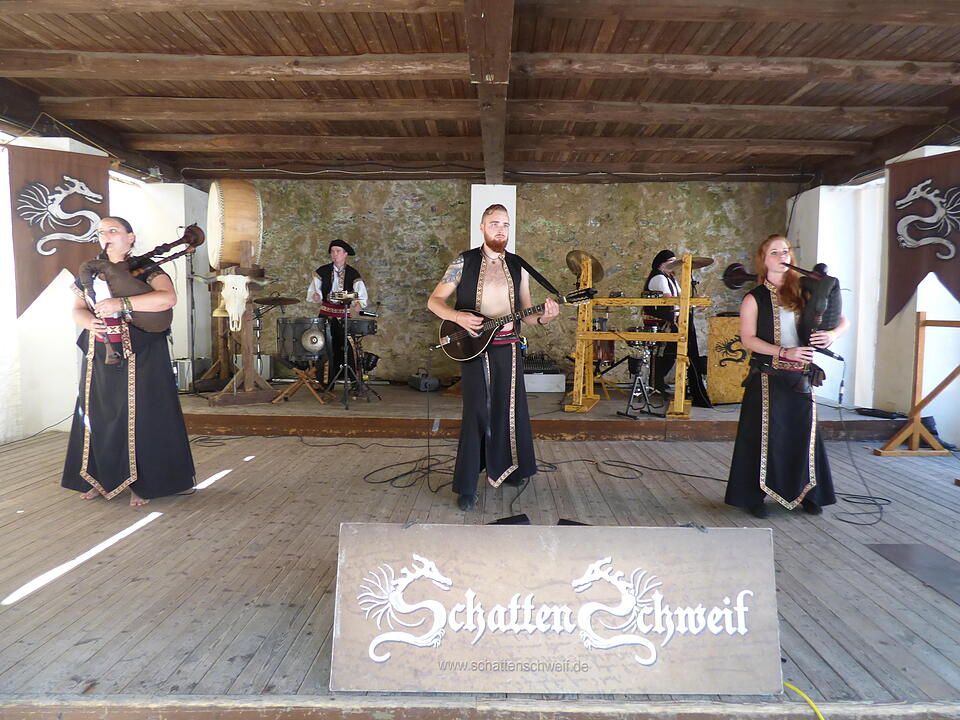 Ritterfest auf der Burg Waischenfeld: Eine große Familie