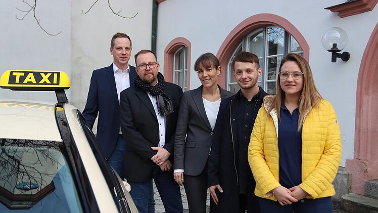 Hof: "Fifty-Fifty-Taxi" kann weitergeführt werden - was es mit dem Angebot auf sich hat