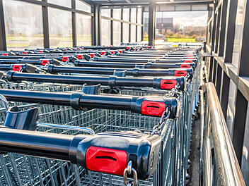 Einkaufswagen ohne Münze und Chip benutzen - Aldi warnt aber vor Trick