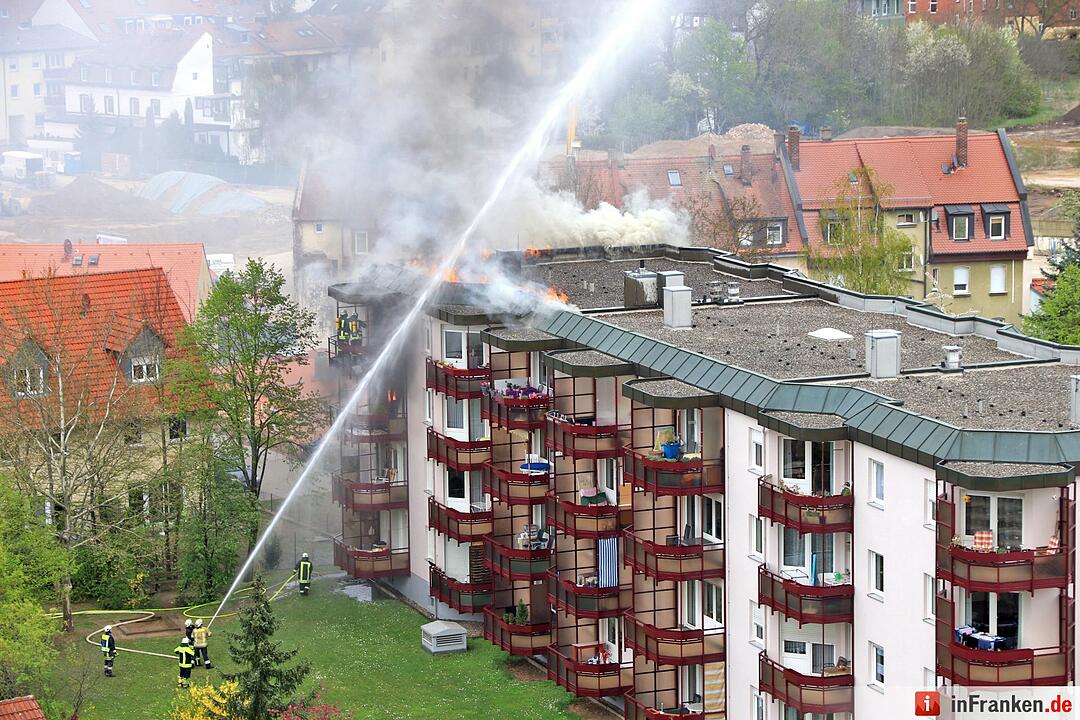 Bamberg: Großbrand in Mehrfamilienhaus