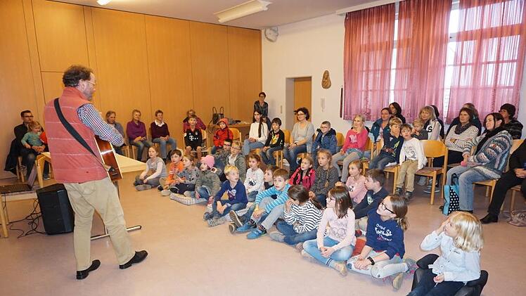 Abenteuer mit Gott gab es in der Pfarreiengemeinschaft "Die Walddörfer".   Die Andacht zum Abschluss wurde von Pastoralreferent Stephan Tengler,   dem Team, Eltern und Kindern gestaltet.  Marion Eckert