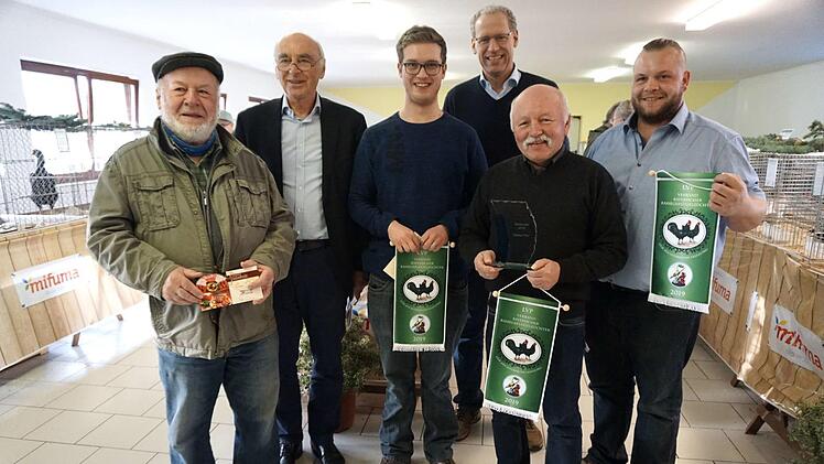 German Hacker übergab die Preise an Werner Pöhlmann, Werner Hohenberger, Jan-Oliver Hücking, Georg Wluka und Jan-Tobias Dach