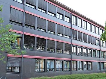 Ein Großteil der Investitionen des Landkreises fließt auch 2020 in die Schulen - hier das berufliche Schulzentrum. Foto: Archiv/Werner Reißaus