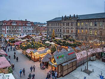 Erlangen bietet drei Weihnachtsmärkte, Kindereisenbahn und Eislauffläche im Advent