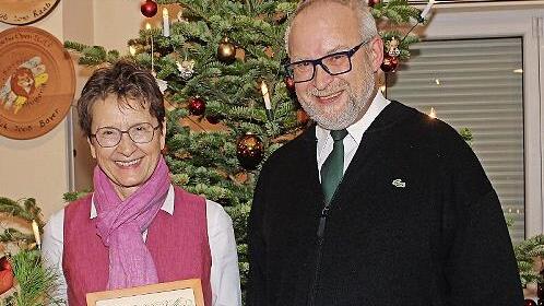 Das neue Ehrenmitglied Anna-Maria Sp&ouml;rlein mit 1. Vorstand Herbert Nitschke.