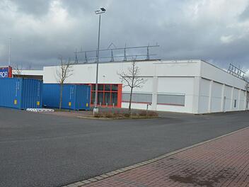 Leerstände mit Leben zu erfüllen, ist nicht leicht. Für den früheren OBI-Markt wurde mit Casa Costello ein neuer Nutzer gefunden. Für den ehemaligen Media Markt (Foto) hat ein Textilanbieter inzwischen Baurecht, aber noch nicht mit dem Umbau des Gebäudes begonnen.Rainer Lutz