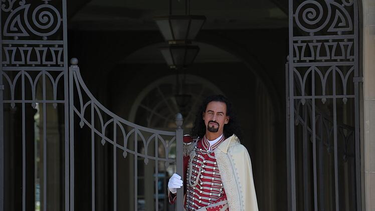 Wegen Corona kein Einlass: Fürst Rákóczi empfängt heuer in Bad Kissingen keine Gäste, das Fest in seinem Namen ist abgesagt. Foto:  Siegfried Farkas