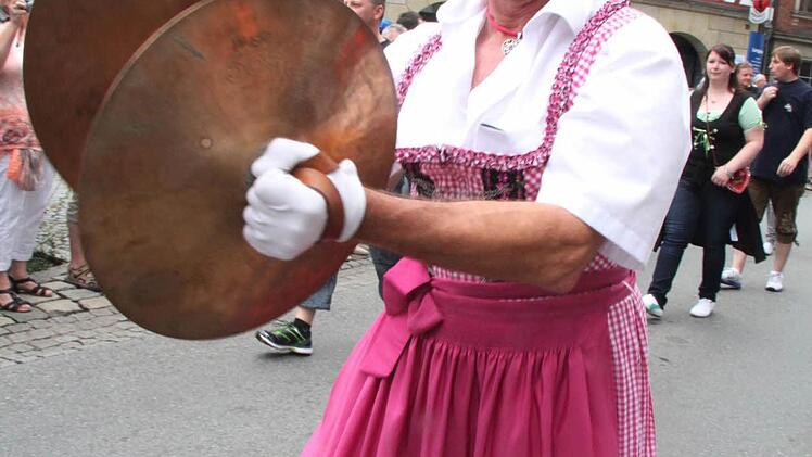 Impressionen vom Festzug der Fanclubs Foto: Sonny Adam