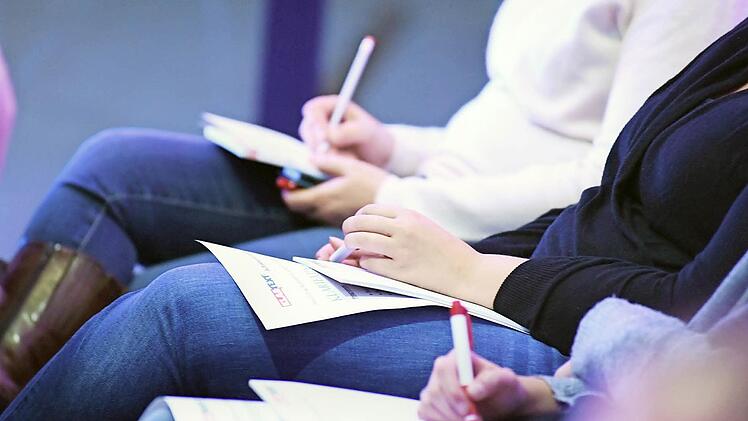 Viele Ideen für den Medienunterricht gab es beim KLARTEXT!-Informationsabend für Lehrerinnen und Lehrer. Foto: Ronald Rinklef