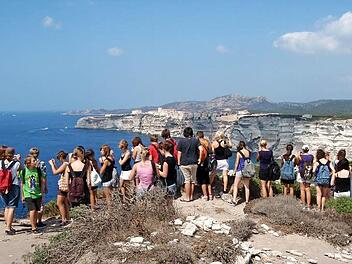Vereine und Verb&auml;nde organisieren Freizeiten und Aufenthalte im In- und Ausland an. Der Fahrtenkatalog f&uuml;r den Landkreis Bad Kissingen f&uuml;r das Jahr 2017 liegt aus.  Foto: Archiv/privat