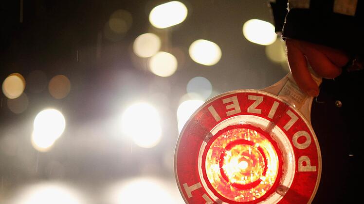 Bei bunt leuchtenden Lichtern versteht die Polizei keinen Spa&szlig;. Symbolfoto: J&ouml;rn Pollex/dpa