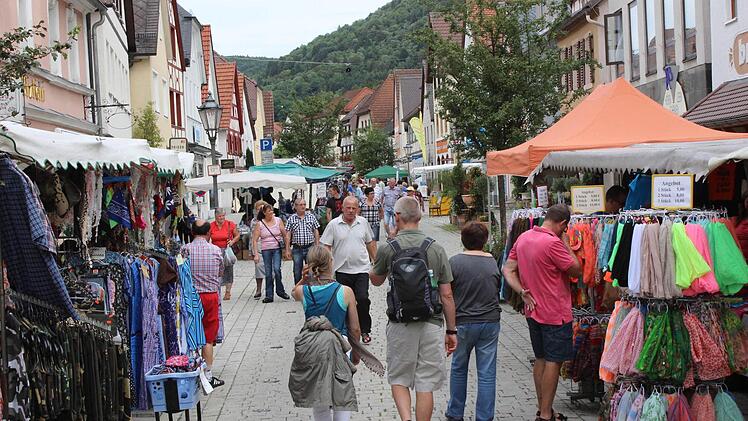 Das Marktfest in Ebermannstadt verbindet Musik, gemütlliches Beisammensein und die Lust am Einkaufen. Fotos: fra-press