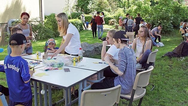 Viel Betrieb herrschte beim Kinderfest der Fachakademie-Studierenden in Ha&szlig;furt zugunsten des Kinderhospizes in Bamberg.  Foto: Sabine Weinbeer