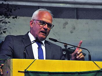 "Landwirtschaft ist Leben": Peter Bleser, Staatssekretär im Bundeslandwirtschaftsministerium, war der Festredner beim Schirradorfer Bauerntag. Fotos: Stephan Herbert Fuchs