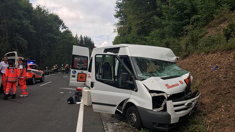 Bei einem Verkehrsunfall im Kreis Main-Spessart wurden sechs Personen schwer verletzt. Foto: News5/Desk