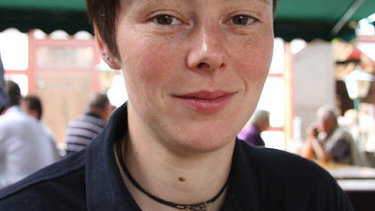 Ines Sack (BRK) mit respektabler Bilanz: Über 40 ehrenamtliche Helfer haben bereits 1547 Stunden geleistet.