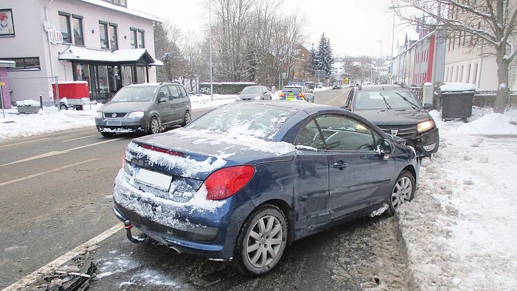 Die beiden am Th&uuml;ringer Kreuz in Coburg in den Unfall verwickelten Fahrzeuge
