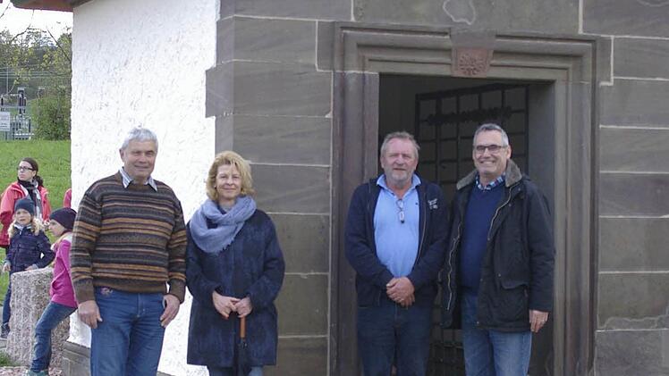 Die renovierte Franzosenkapelle steht am Ortsrand. Nicht nur die Sponsoren (Foto), die ganze Gemeinde ist stolz auf das Kleinod. Foto: Winfried Ehling