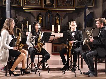 Selina Väth, Lioba Schwarz, Niklas Reichenbach und Peter-Richard Wagner sind ein erlesenes Saxophonquartett. Peter Klopf