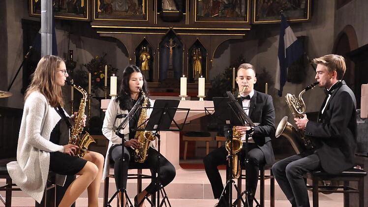 Selina Väth, Lioba Schwarz, Niklas Reichenbach und Peter-Richard Wagner sind ein erlesenes Saxophonquartett. Peter Klopf