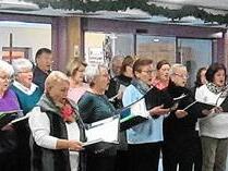 Sänger bringen weihnachtliche Stimmung ins Bürgerspital