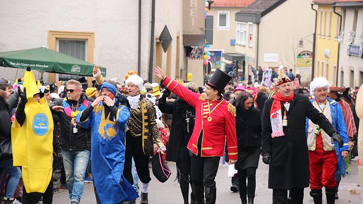 Marktplatztreiben in Stadtsteinach. Foto: Jürgen Gärtner