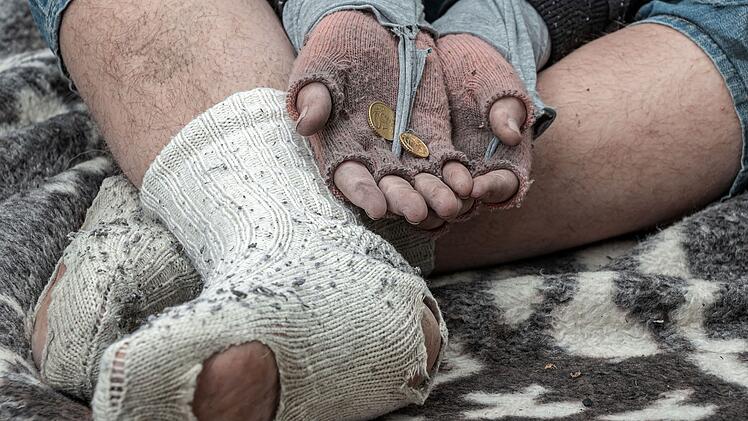 Bamberg: "Mittellose" mit Auto unterwegs - organisierte Bettelbande im Stadtgebiet erh&auml;lt Anzeigen