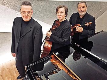 Das Kölner Klaviertrio mit (von rechts) Walter Schreiber (Violine), Joanna Sachryn (Violoncello) und Paul Rivinius (Klavier) tritt ebenfalls auf.