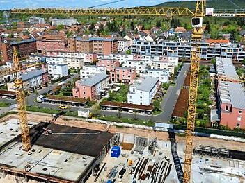 "Das größte Loch in Erlangen" nannte Minister Herrmann die Baugrube des Healthcare-Hauptquartiers.